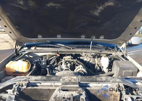 2004 Chevrolet Suburban 1500 Lt z USA, uszkodzony, nr VIN 3GNEC16Z74G306596